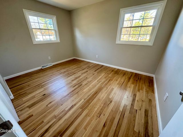 3 Dorsman Drive, Clifton Park, NY 12065