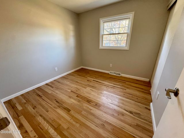 3 Dorsman Drive, Clifton Park, NY 12065