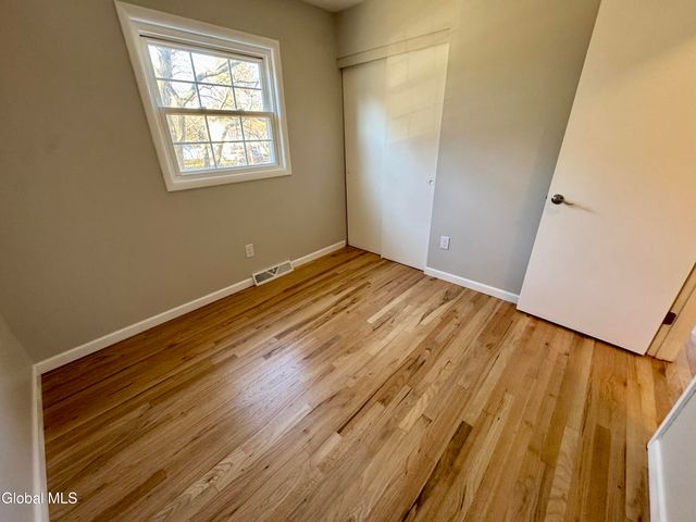 3 Dorsman Drive, Clifton Park, NY 12065