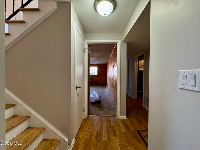 3 Dorsman Drive, Clifton Park, NY 12065