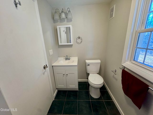 3 Dorsman Drive, Clifton Park, NY 12065