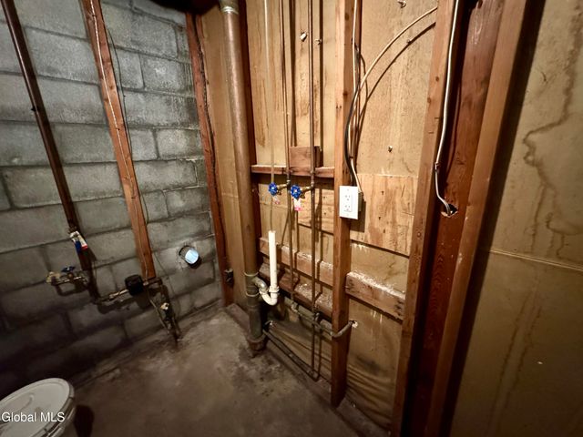 3 Dorsman Drive, Clifton Park, NY 12065