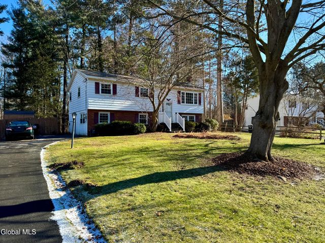 3 Dorsman Drive, Clifton Park, NY 12065