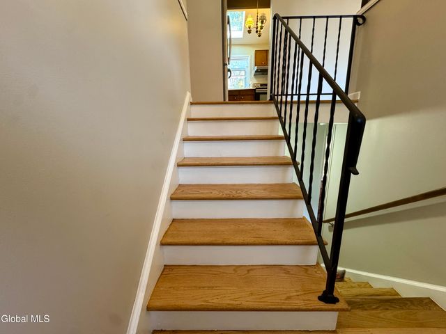 3 Dorsman Drive, Clifton Park, NY 12065