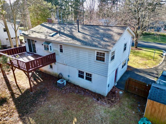 3 Dorsman Drive, Clifton Park, NY 12065