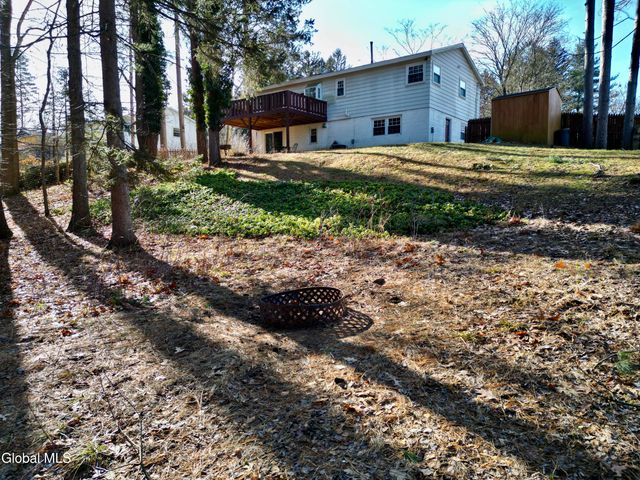 3 Dorsman Drive, Clifton Park, NY 12065