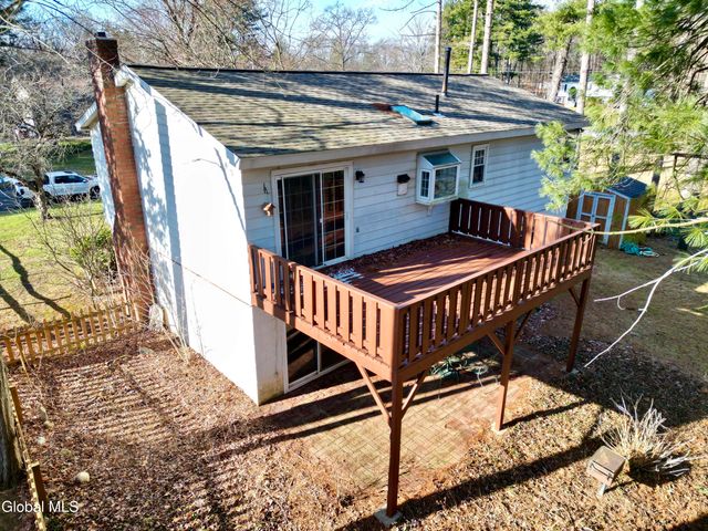 3 Dorsman Drive, Clifton Park, NY 12065