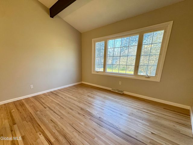 3 Dorsman Drive, Clifton Park, NY 12065