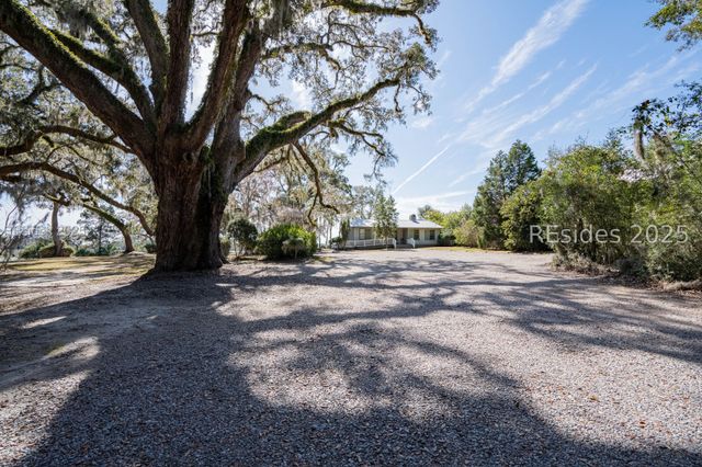 155 Bull Point Dr, Seabrook, SC 29940