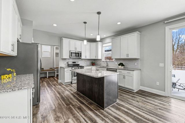 792 Wilkshire Drive, Waterville, OH 43566