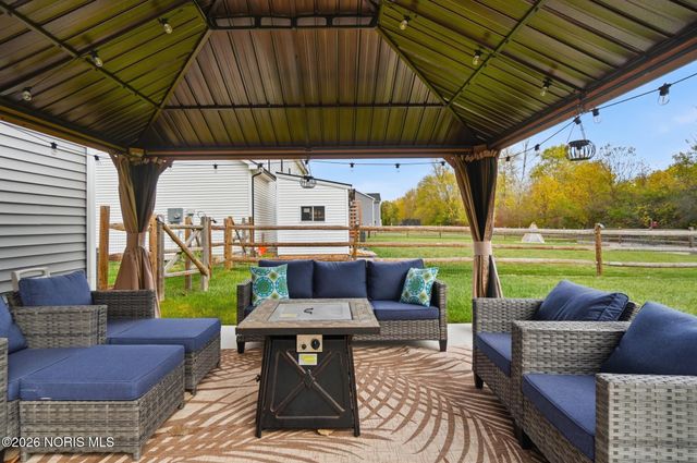 792 Wilkshire Drive, Waterville, OH 43566