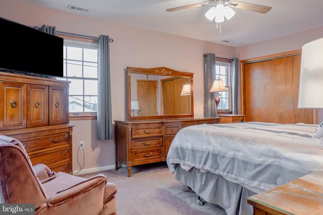 17 S ENSIGN DR, Tuckerton, NJ 08087