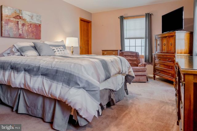 17 S ENSIGN DR, Tuckerton, NJ 08087