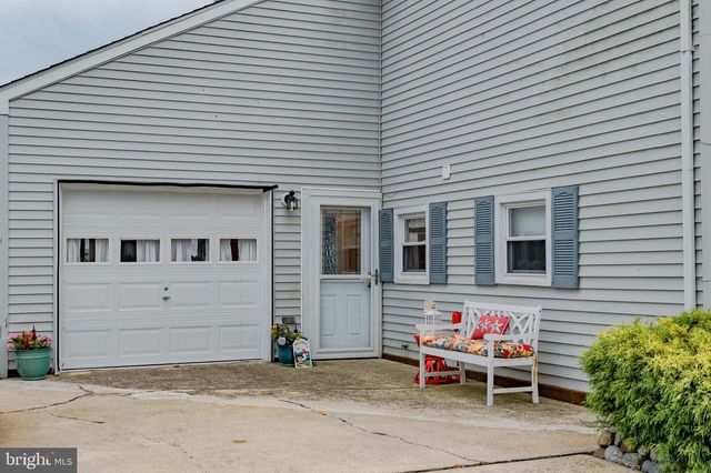 17 S ENSIGN DR, Tuckerton, NJ 08087