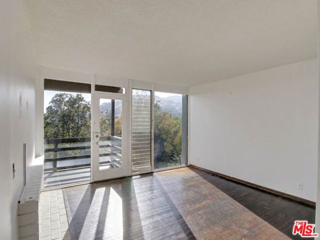 3557 Serra Road, Malibu, CA 90265