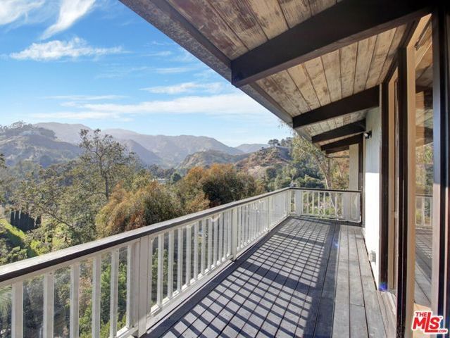 3557 Serra Road, Malibu, CA 90265