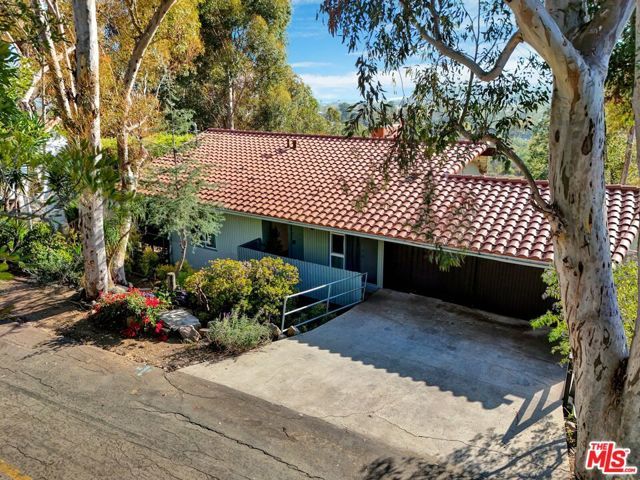 3557 Serra Road, Malibu, CA 90265