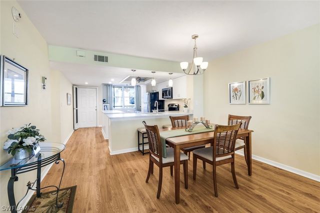 270 Naples Cove DR 3205, Naples, FL 34110