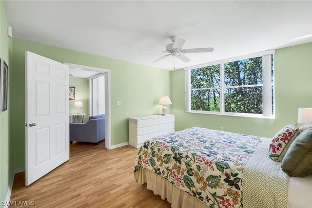 270 Naples Cove DR 3205, Naples, FL 34110