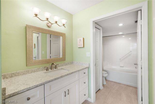 270 Naples Cove DR 3205, Naples, FL 34110