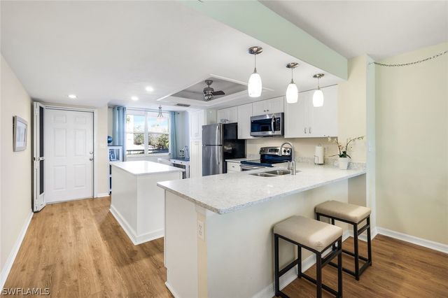 270 Naples Cove DR 3205, Naples, FL 34110