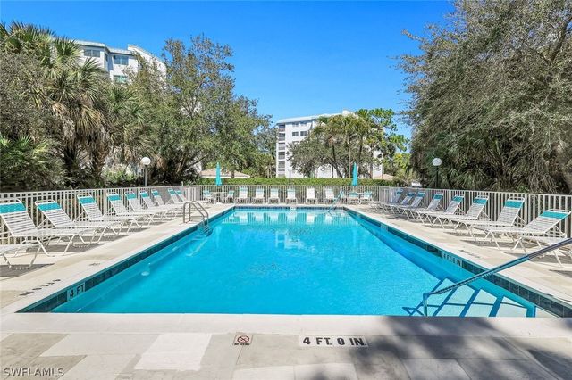 270 Naples Cove DR 3205, Naples, FL 34110