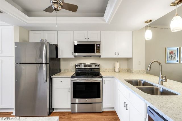 270 Naples Cove DR 3205, Naples, FL 34110