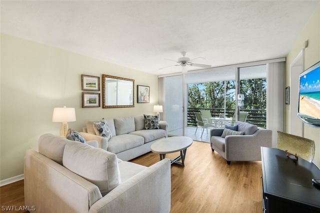 270 Naples Cove DR 3205, Naples, FL 34110