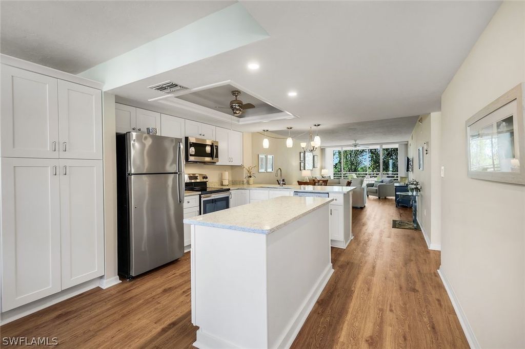 270 Naples Cove DR 3205, Naples, FL 34110