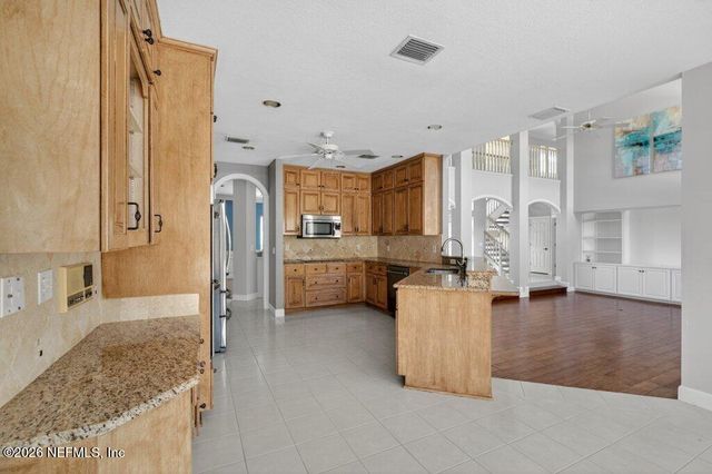 704 SHIPWATCH Drive E, Jacksonville, FL 32225