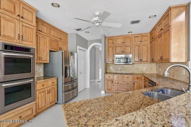704 SHIPWATCH Drive E, Jacksonville, FL 32225