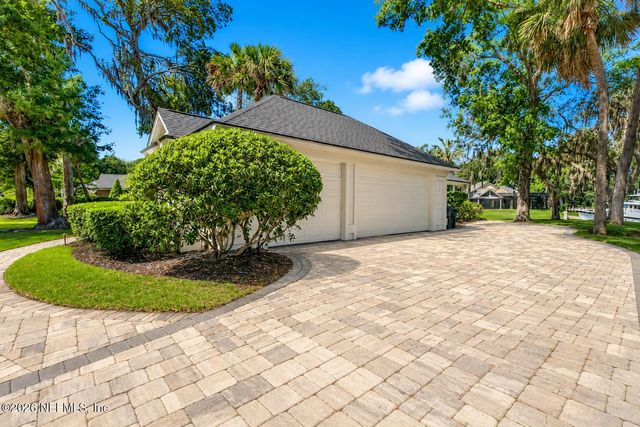 704 SHIPWATCH Drive E, Jacksonville, FL 32225