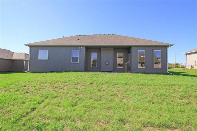 11105 N Bristol Avenue, Kansas City, MO 64156