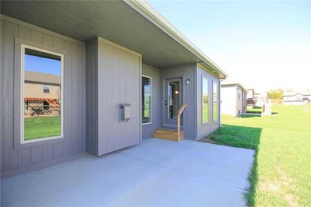 11105 N Bristol Avenue, Kansas City, MO 64156