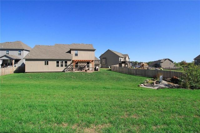 11105 N Bristol Avenue, Kansas City, MO 64156