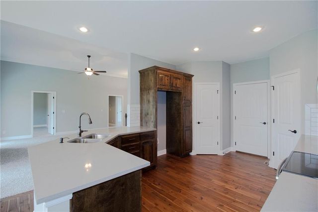 11105 N Bristol Avenue, Kansas City, MO 64156