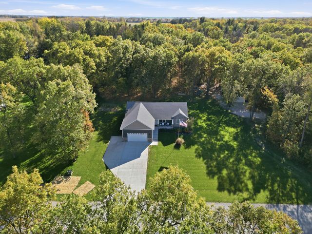 10385 Lakota Court, Demotte, IN 46310