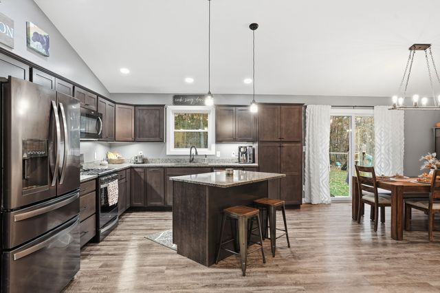 10385 Lakota Court, Demotte, IN 46310