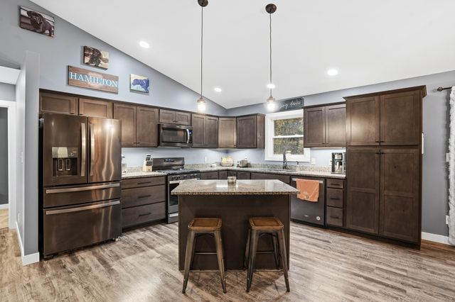 10385 Lakota Court, Demotte, IN 46310