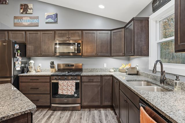 10385 Lakota Court, Demotte, IN 46310