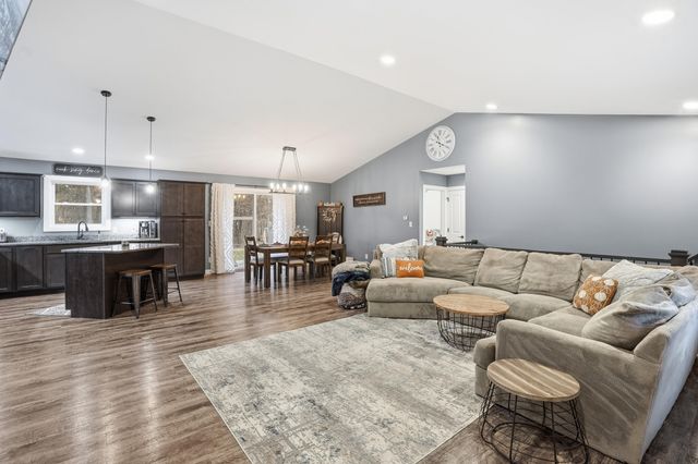 10385 Lakota Court, Demotte, IN 46310