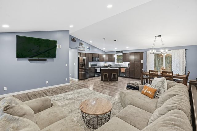 10385 Lakota Court, Demotte, IN 46310