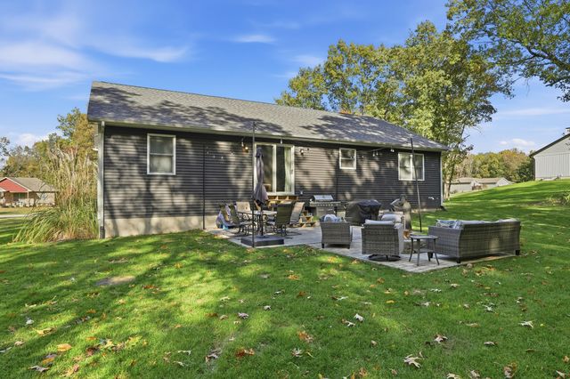 10385 Lakota Court, Demotte, IN 46310