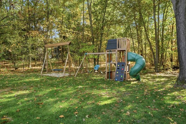 10385 Lakota Court, Demotte, IN 46310