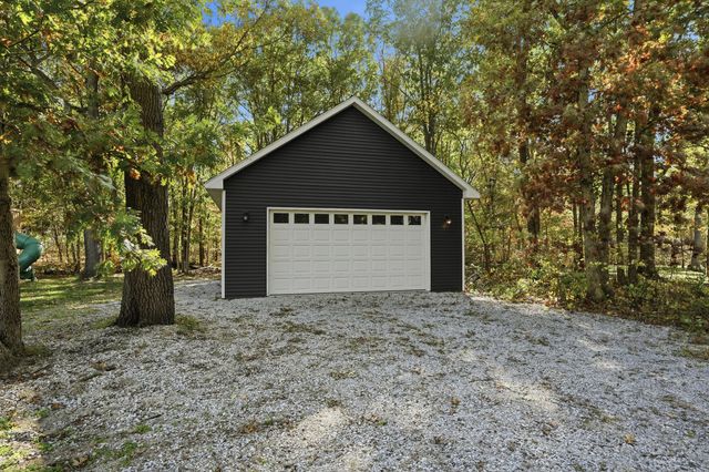 10385 Lakota Court, Demotte, IN 46310