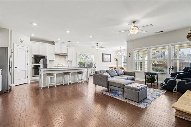 867 Alaina Marie Court, Buford, GA 30518