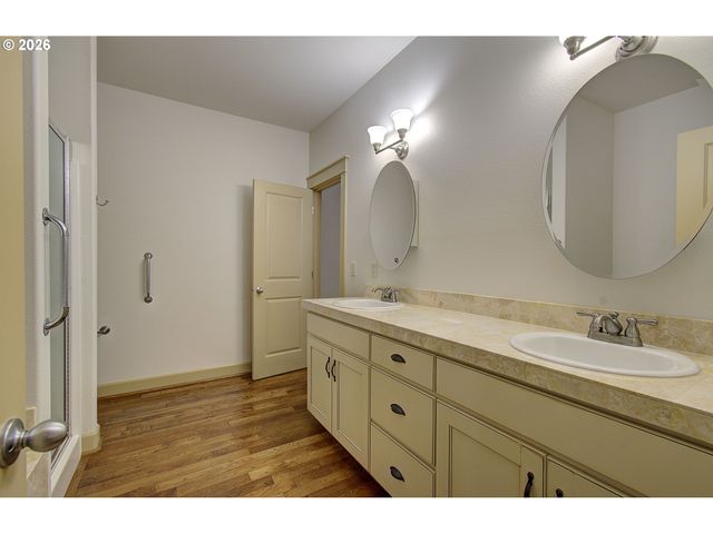 5800 Ne 48TH St, Vancouver, WA 98661