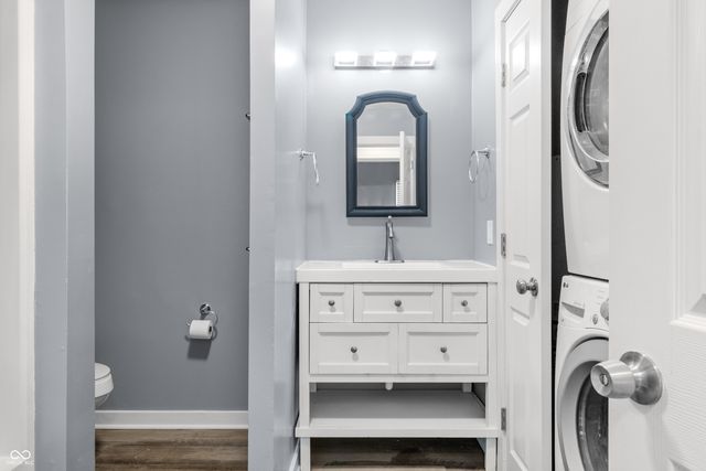 9796 Kingscross Court, Indianapolis, IN 46235