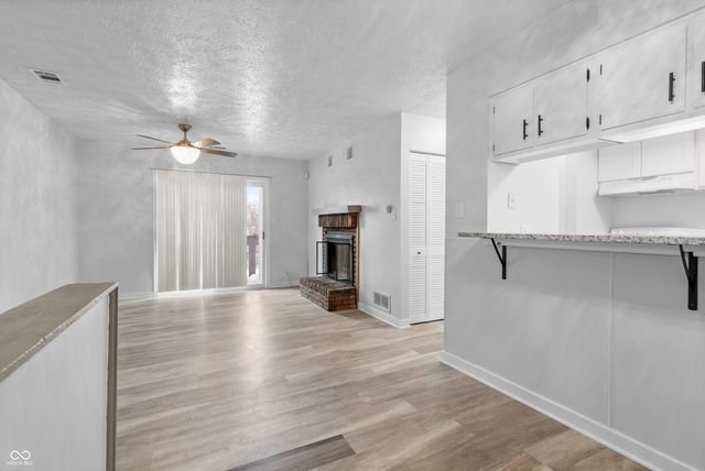 9796 Kingscross Court, Indianapolis, IN 46235