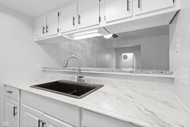 9796 Kingscross Court, Indianapolis, IN 46235